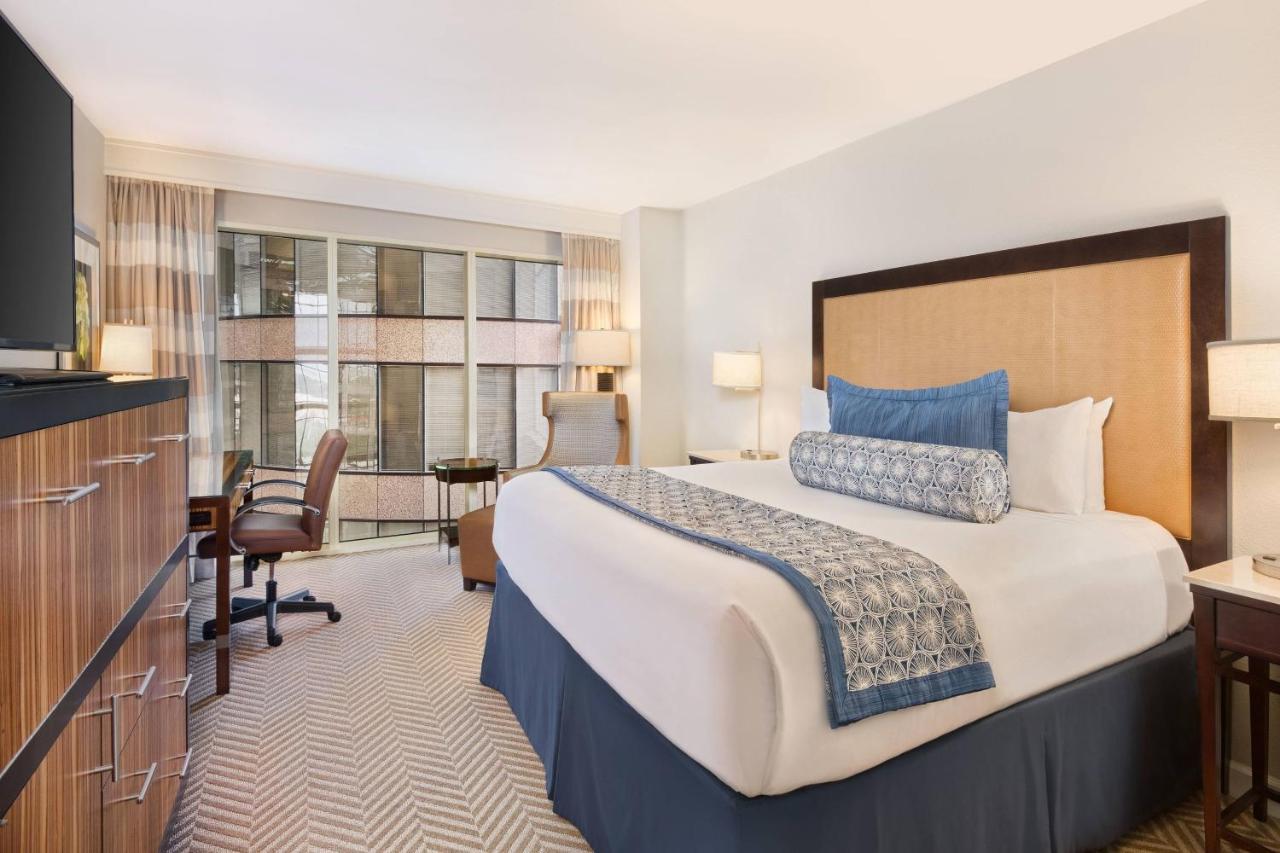 Hotel The Westshore Grand, A Tribute Portfolio Hotel, 4*